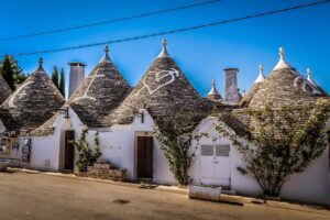 trulli-g23d154a74_1280-ovierasolar